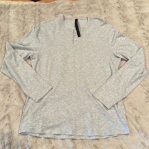 Lulu Lemon lightweight pullover. Medium